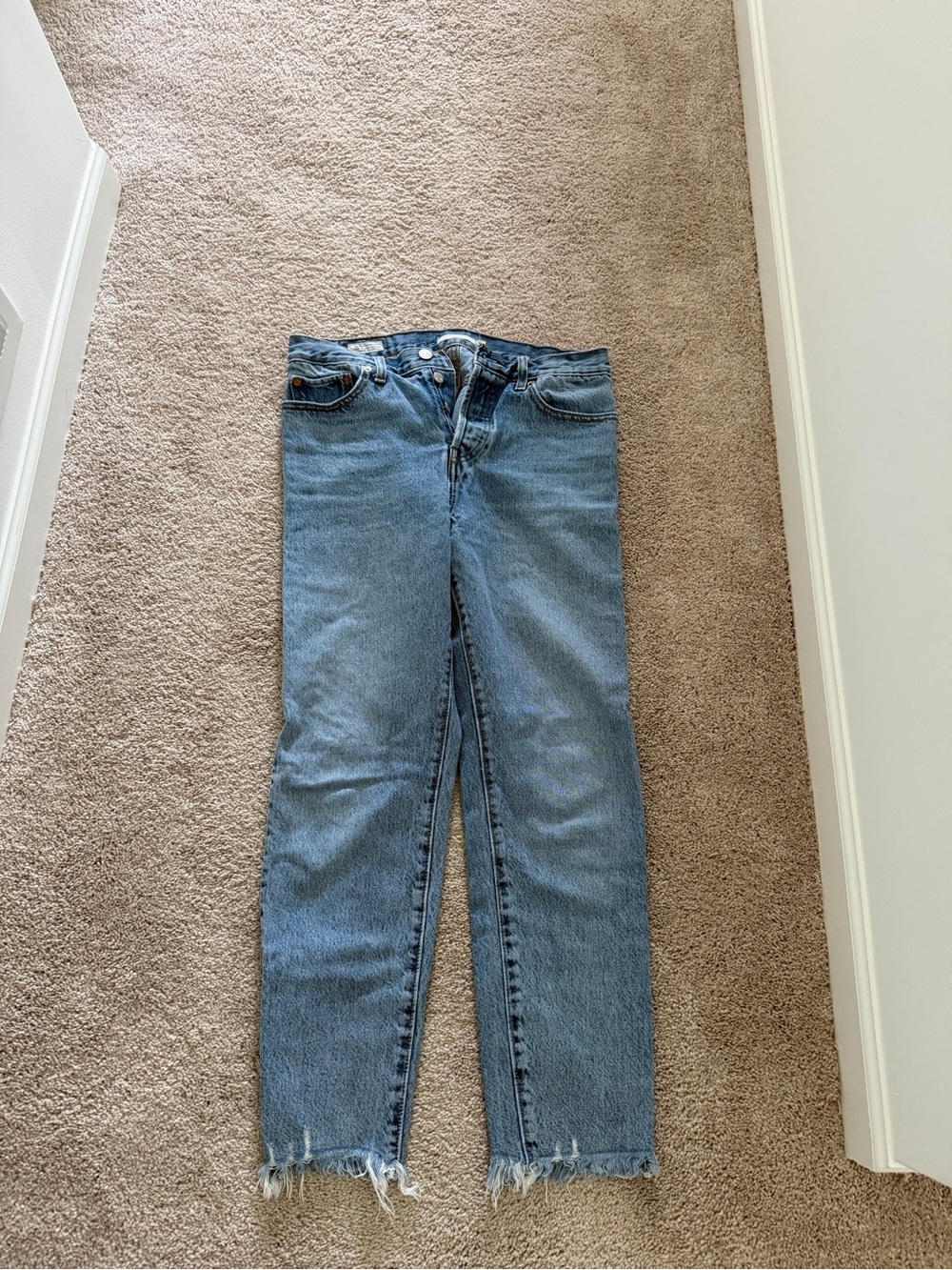 Levi’s Wedgie Straight Jeans - Size 28